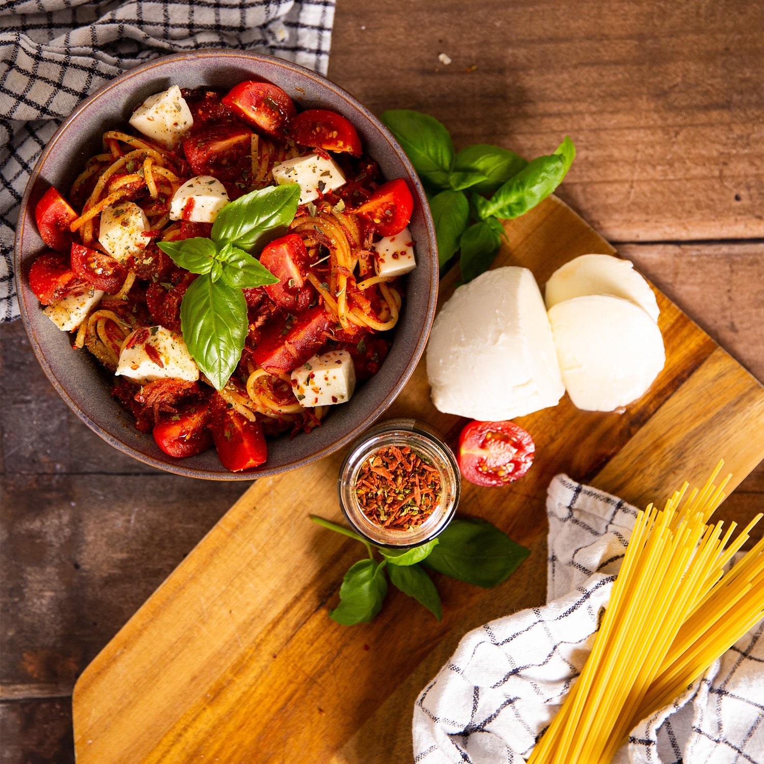 Spaghetti Pomodoro Mozzarella
