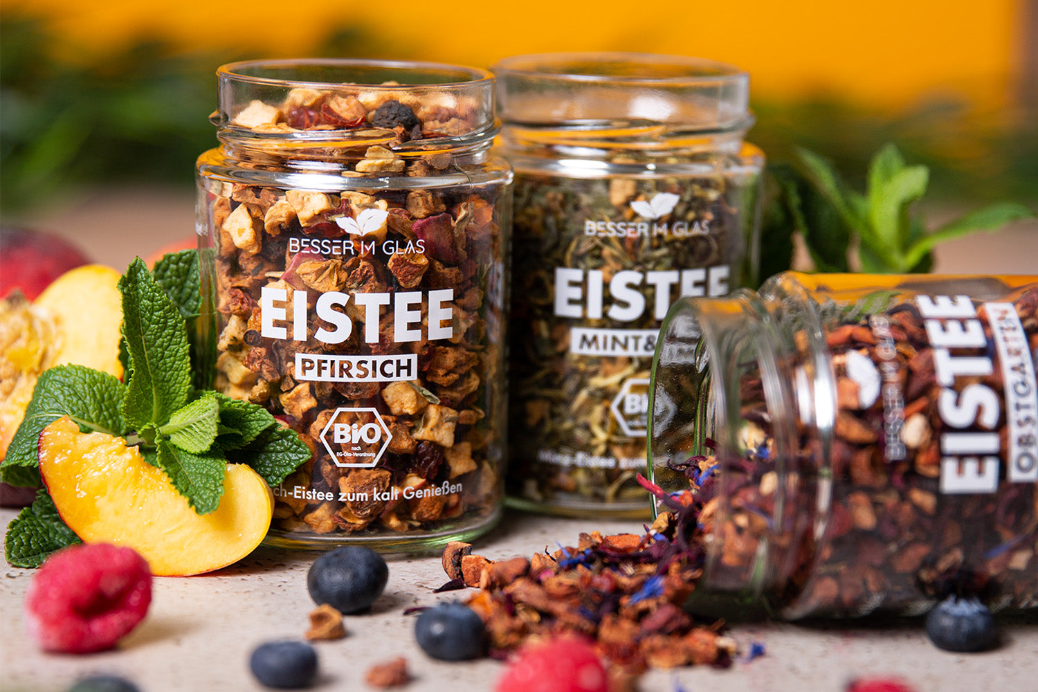 Eistee Bio-Tee Geschenk- und Spar-Set. Inhalt: Pfirsich Eistee, Obstgarten Früchte Eistee, Mint& Lime Minz-Eistee mit LImette.