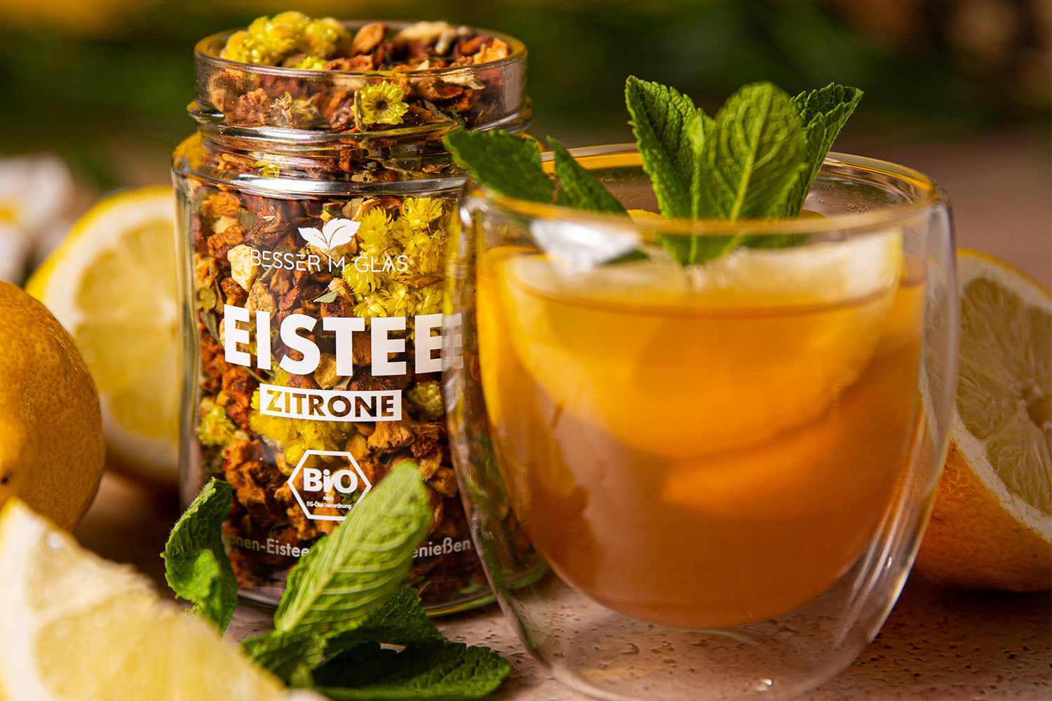 Bio Eistee Zitrone zum kalt genießen. Lose im Glas und ohne Plastik verpackt.