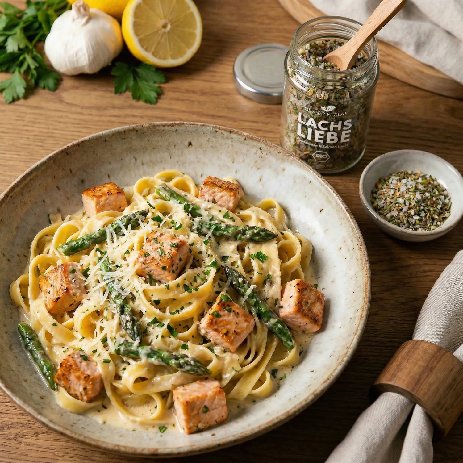 Creamy Salmon and Asparagus Pasta